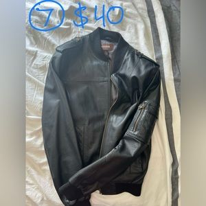 Like new Danier leather bomber jacket size small